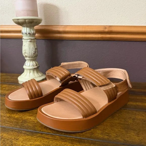 ✨ Madewell The Emmalee Sandal – English Saddle ✨ - Picture 6 of 9